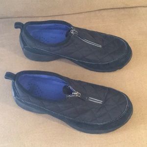 Landsend low zip up shoe boot